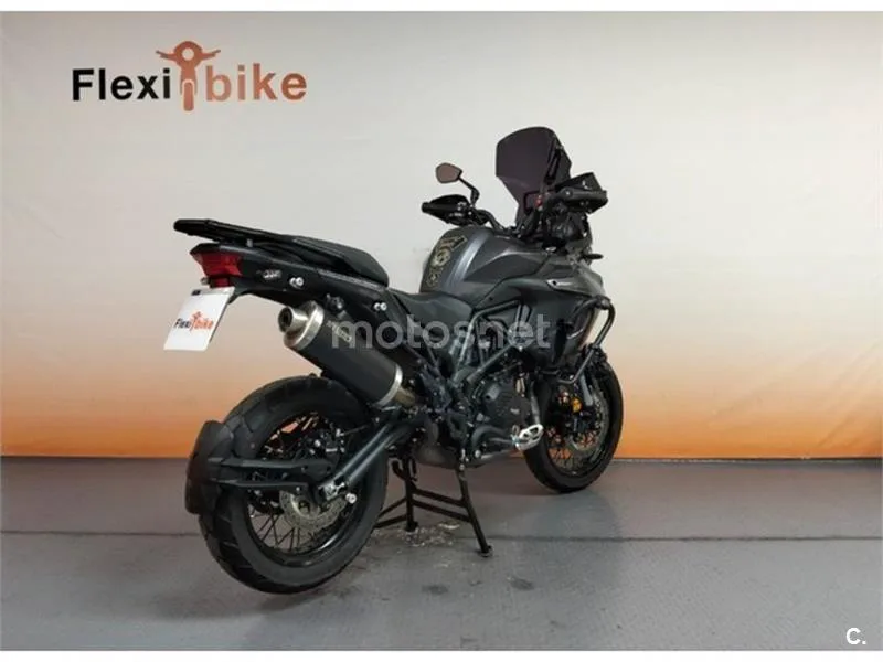Benelli TRK 502 – Vista 4