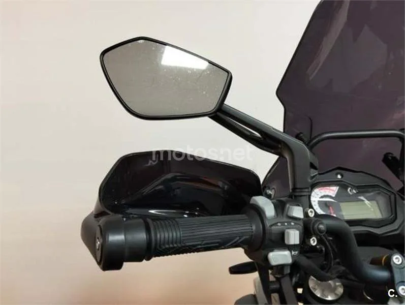 Benelli TRK 502 – Vista 9