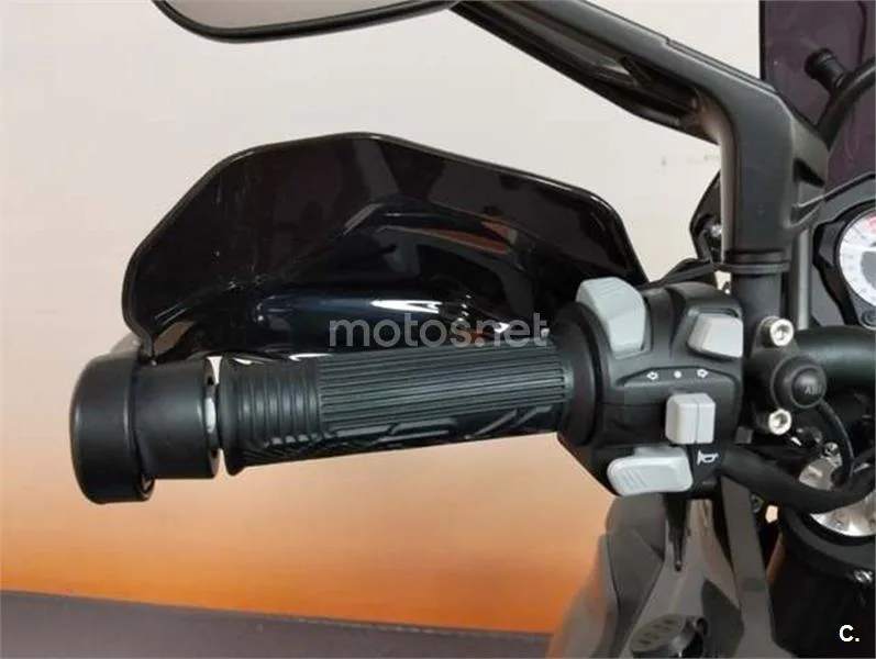Benelli TRK 502 – Vista 10