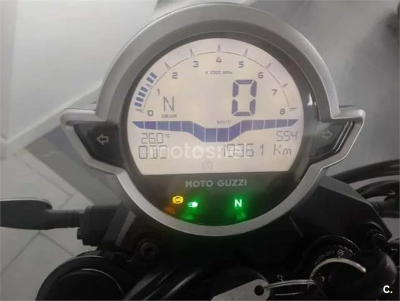 Moto Guzzi V7 – Vista 13