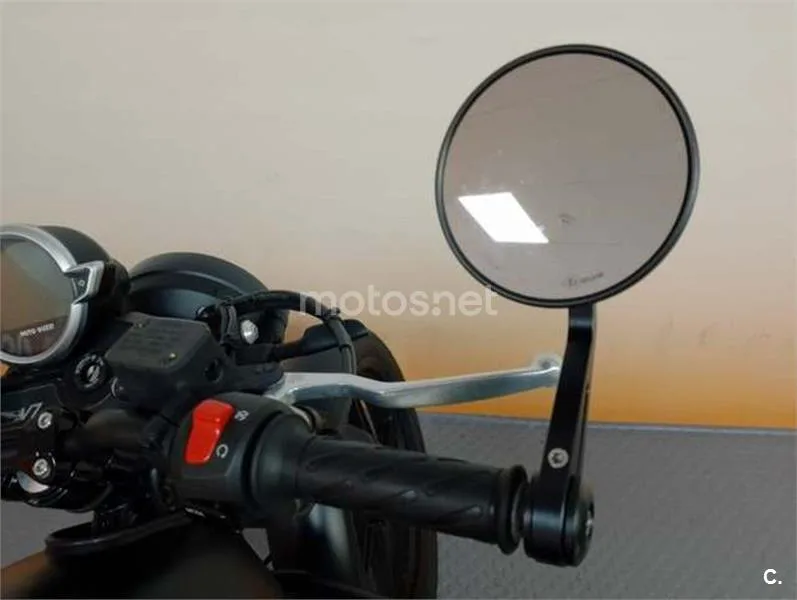 Moto Guzzi V7 – Vista 15