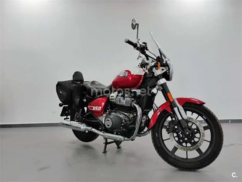 Royal Enfield Super Meteor 650 – Vista 1
