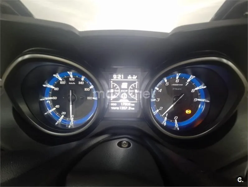 Yamaha TMAX 560 – Vista 13