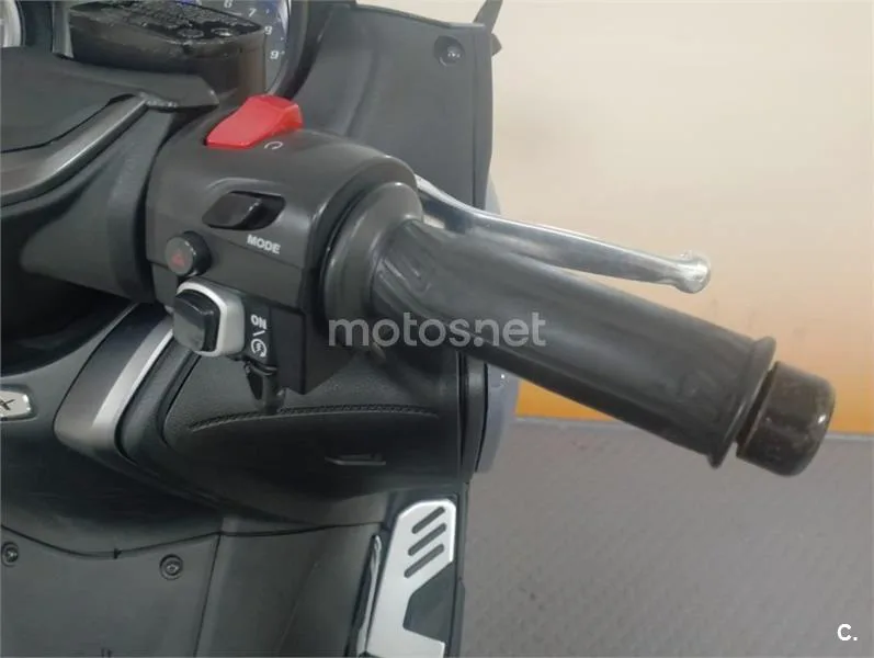 Yamaha TMAX 560 – Vista 14