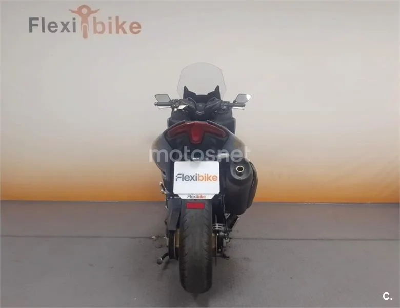 Yamaha TMAX 560 – Vista 5