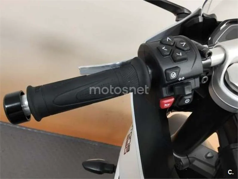 Triumph Daytona 660 – Vista 12