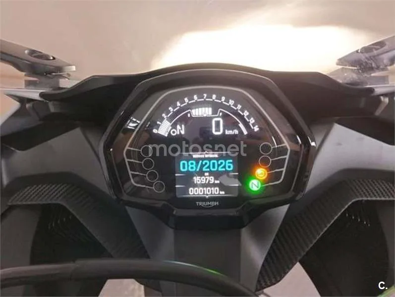 Triumph Daytona 660 – Vista 13