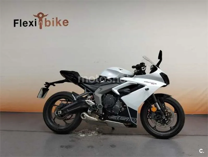 Triumph Daytona 660 – Vista 4