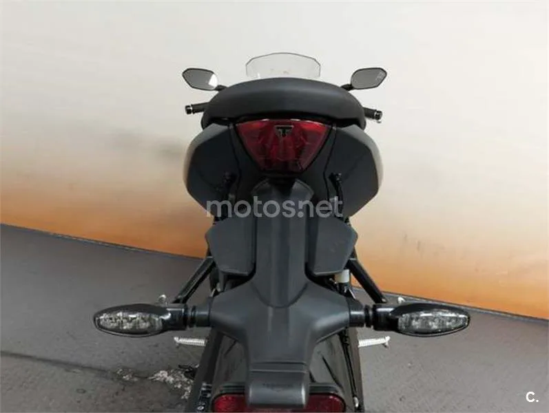 Triumph Daytona 660 – Vista 6