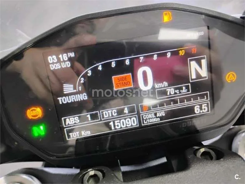 Ducati Monster 821 – Vista 11