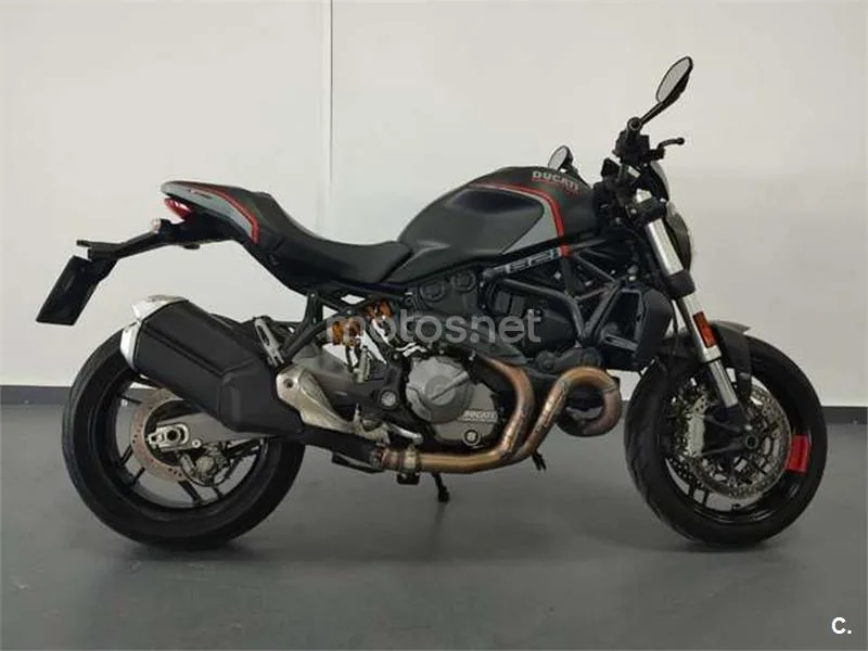 Ducati Monster 821 – Vista 3
