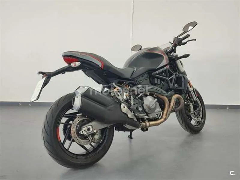 Ducati Monster 821 – Vista 4