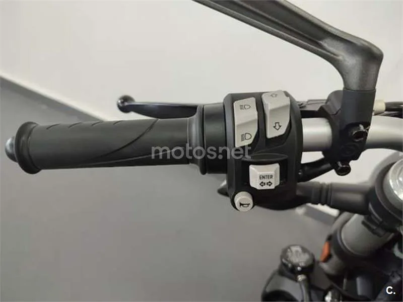Ducati Monster 821 – Vista 10