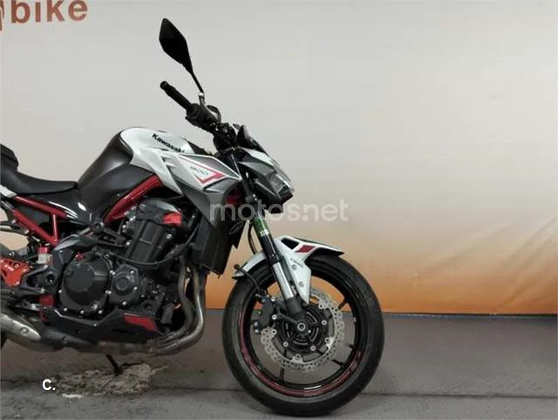 Kawasaki Z900 – Vista 8