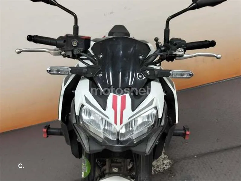 Kawasaki Z900 – Vista 10