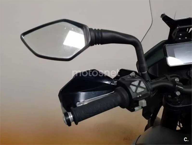 KTM 890 – Vista 11