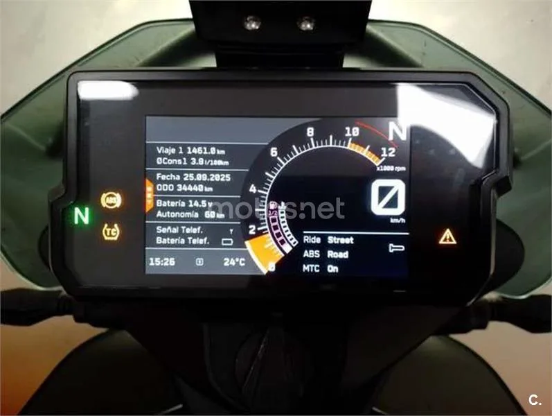 KTM 890 – Vista 13