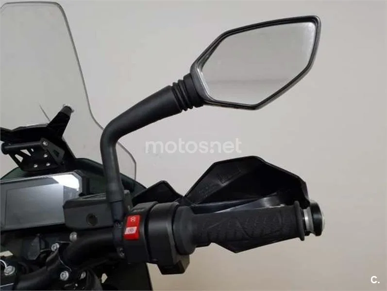 KTM 890 – Vista 15
