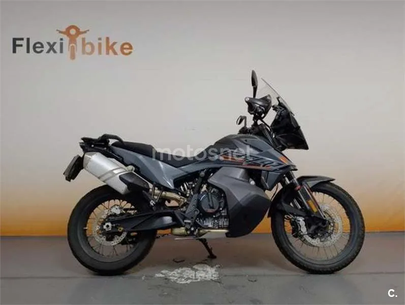 KTM 890 – Vista 3
