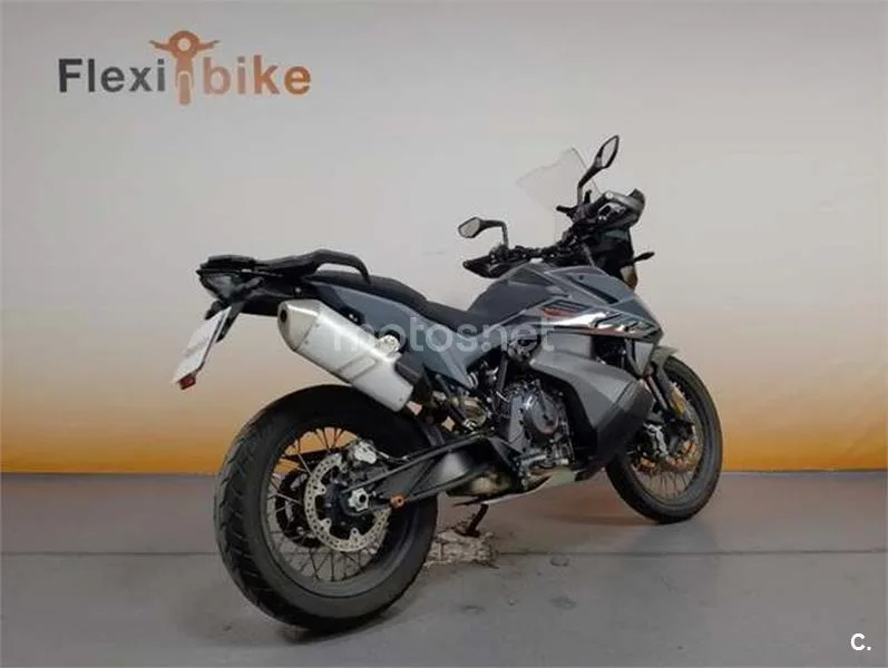 KTM 890 – Vista 4