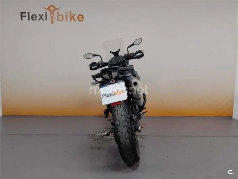 KTM 890 – Vista 5