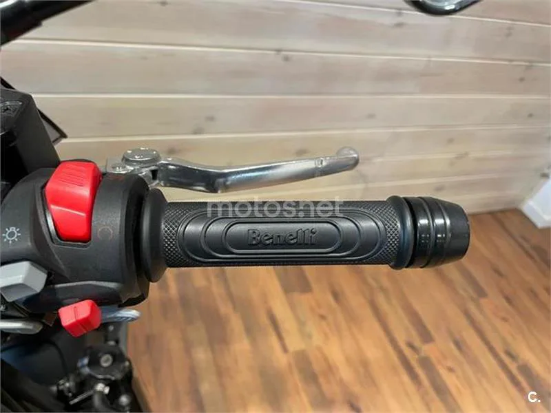 Benelli Leoncino 800 – Vista 12