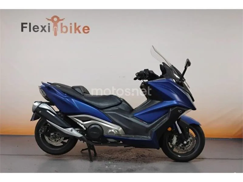 Kymco AK 550 – Vista 3