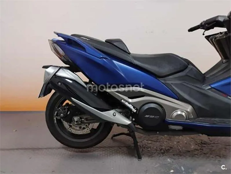 Kymco AK 550 – Vista 7