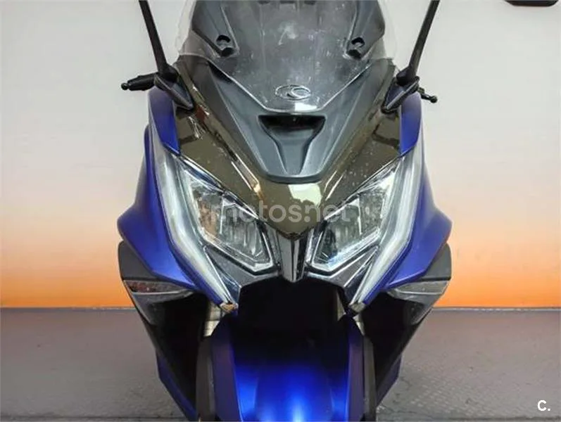Kymco AK 550 – Vista 10