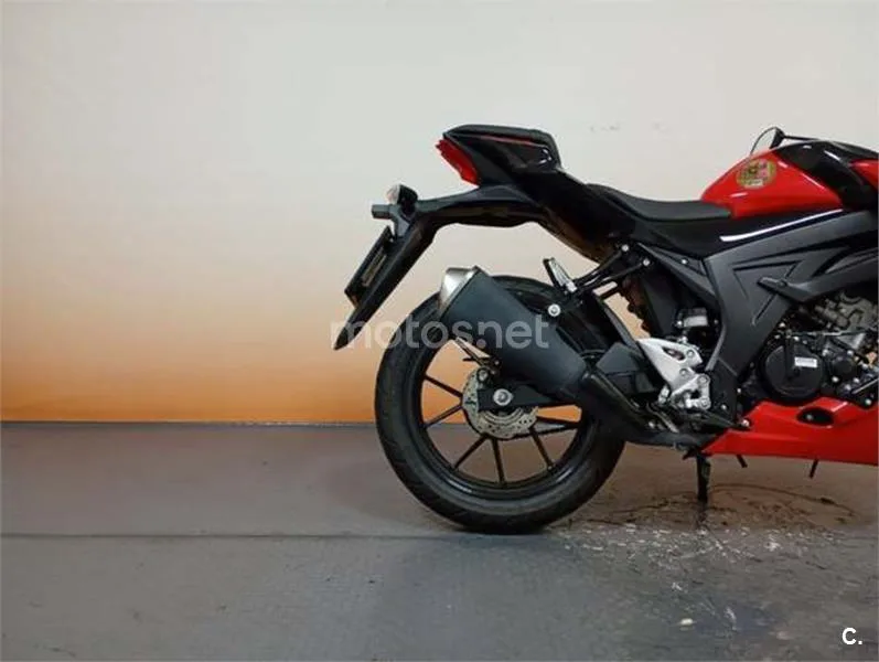 Suzuki GSX-S125 - Vista 7