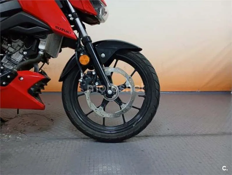 Suzuki GSX-S125 - Vista 9