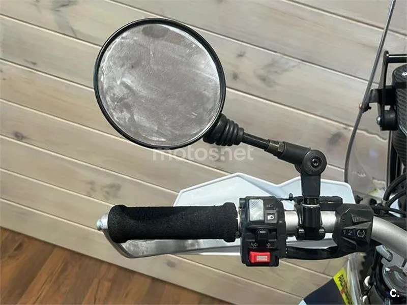 Husqvarna 701 Enduro – Vista 11
