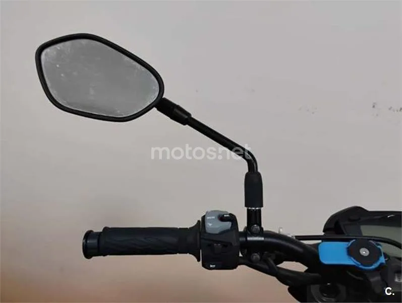 Suzuki GSX-S – Vista 11