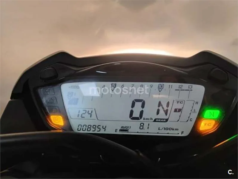 Suzuki GSX-S – Vista 13