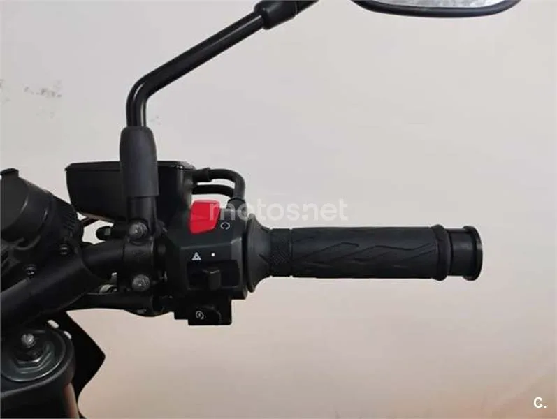 Suzuki GSX-S – Vista 14