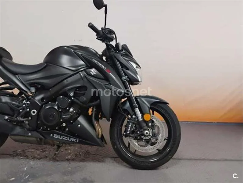 Suzuki GSX-S – Vista 8