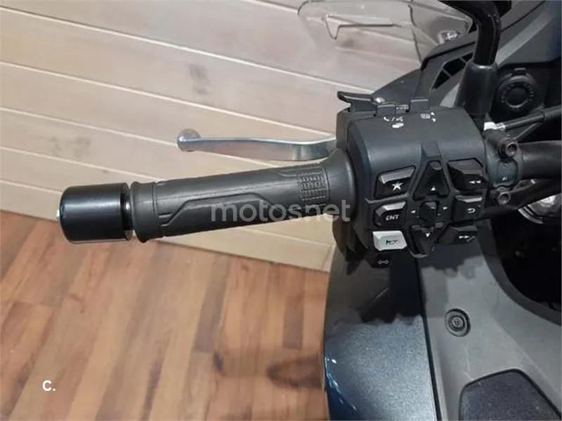 Honda NT1100 – Vista 12