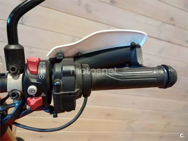 Ducati Hypermotard – Vista 14