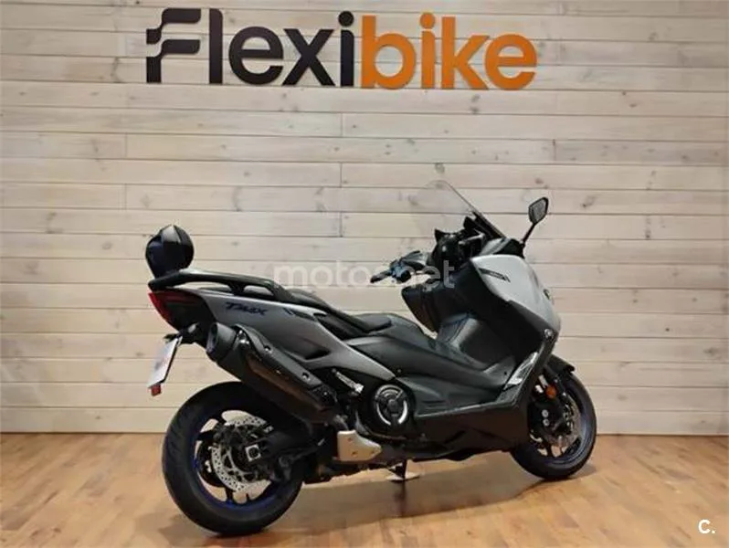 Yamaha TMAX 560 – Vista 4