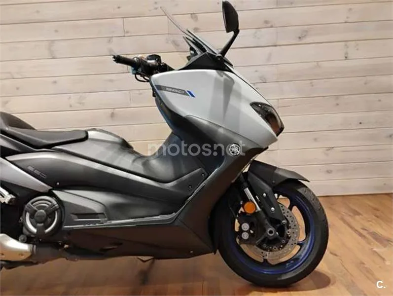 Yamaha TMAX 560 – Vista 8