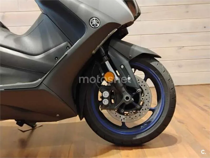 Yamaha TMAX 560 – Vista 9