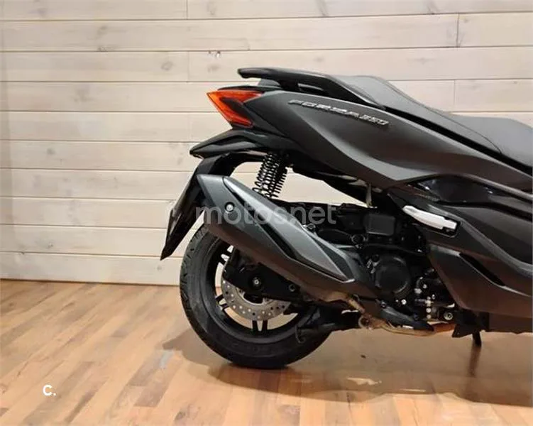 Honda Forza 350 – Vista 7
