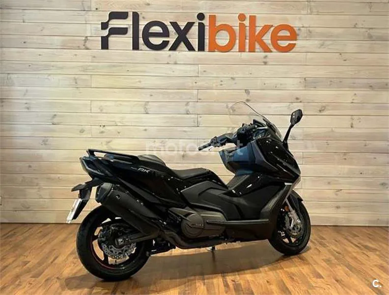 Kymco AK 550 – Vista 4
