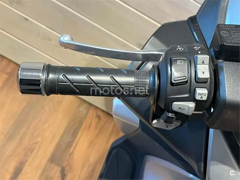 Honda Forza – Vista 12