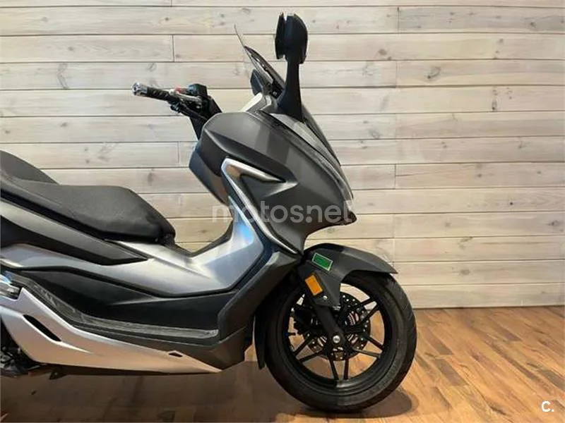 Honda Forza – Vista 8