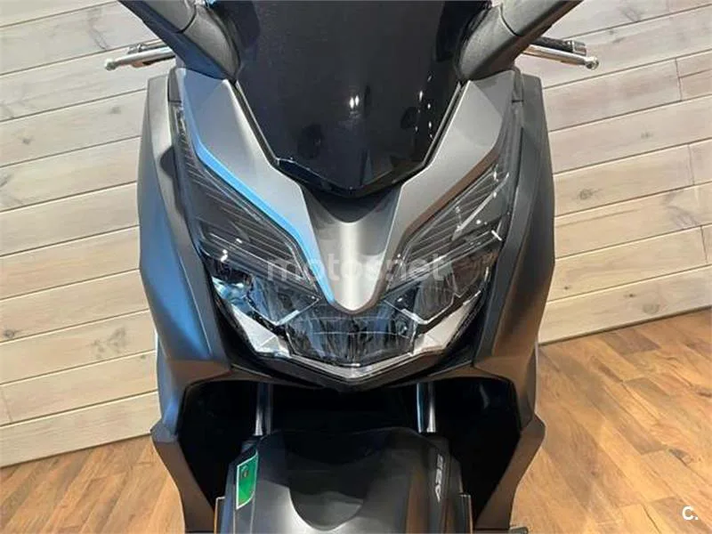 Honda Forza – Vista 10