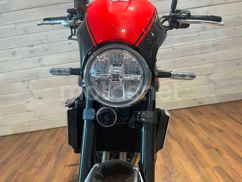 Kawasaki Z900RS - Vista 10