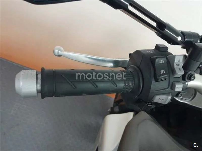 Honda CB 1000R – Vista 11