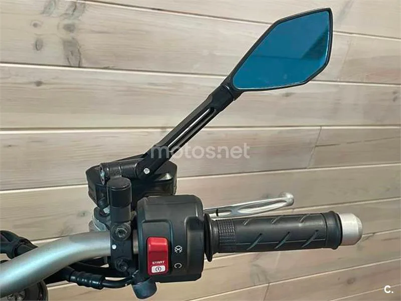 Honda CB1000R - Vista 15