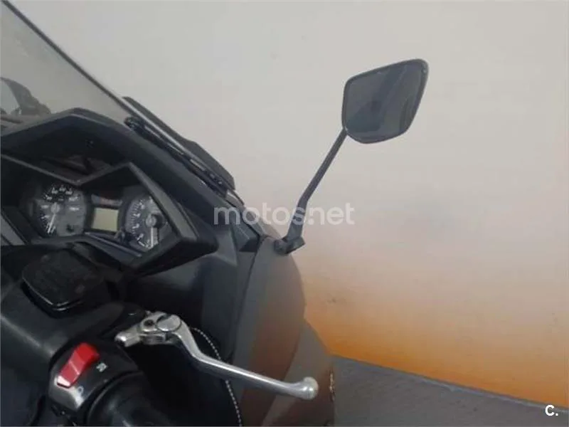 Yamaha TMAX 530 – Vista 15